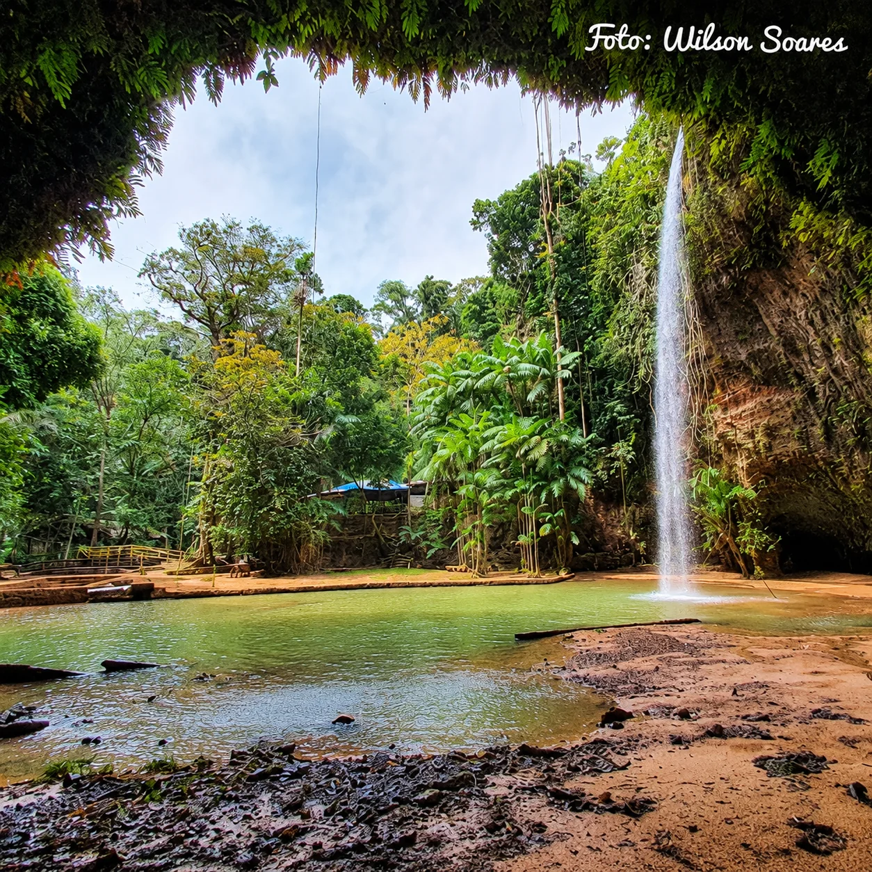 Vista da Cachoeira Planaltina e piscina natural no Sítio Raízes do Xingu; foto de Wilson Soares